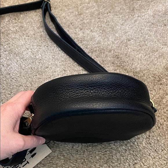 Portland Leather Small Round Black Leather Crossbody Bag - Picture 5 of 7